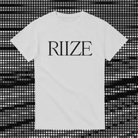 RIIZE「フェイム ロゴ」Tシャツ — ロゴシリーズ [JP]
